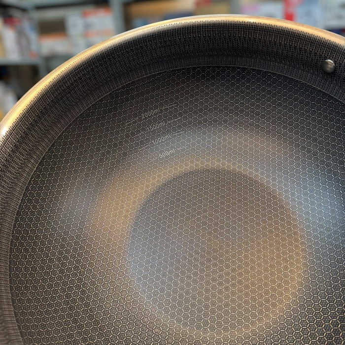 10, 11 & 12 inch Honey Comb Deep Pan - New Lot